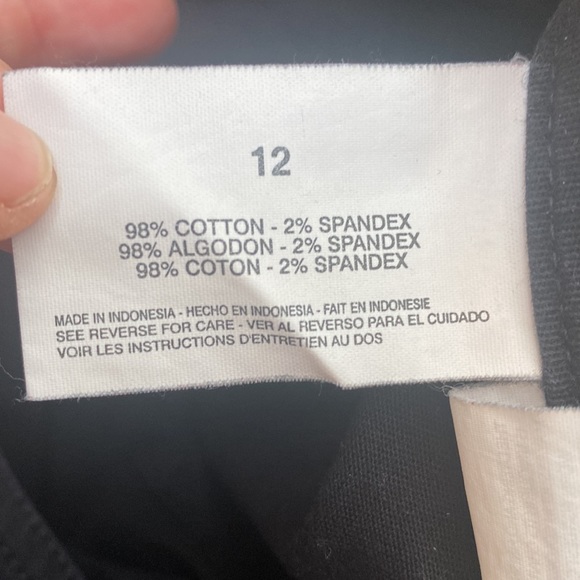 Gloria Vanderbilt Black Bermuda Shorts size 12. - Picture 5 of 8